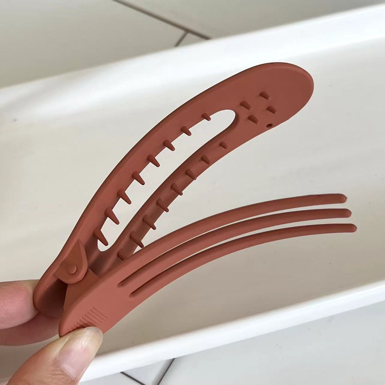 Wholesale solid color word clip Morandi color grab clip autumn and winter cute hair clip
