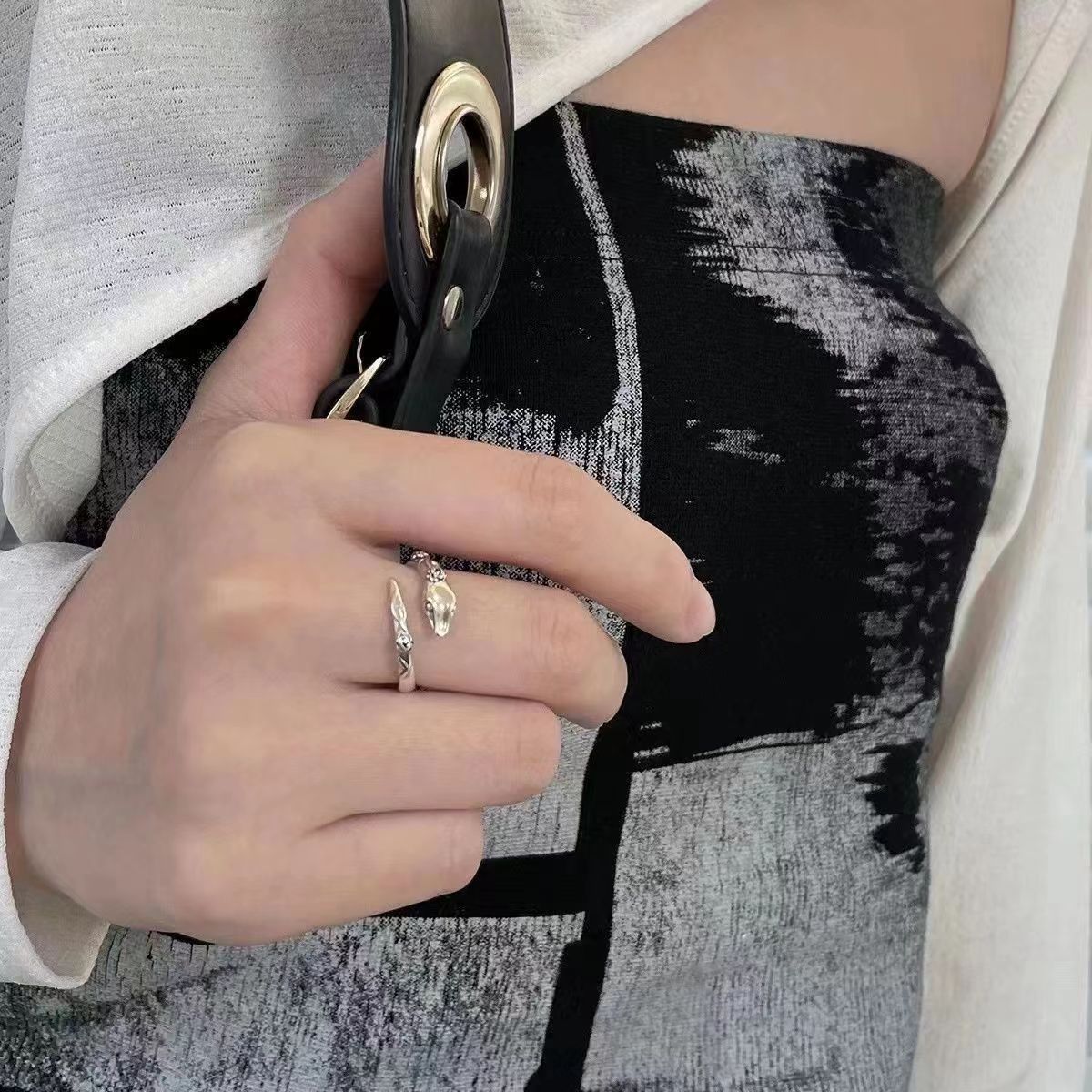 Wholesale silver Diablo High-end Valentine's Day Gift Men's and Women's Hand Ornaments Trendy Men's Personality Snake Ring