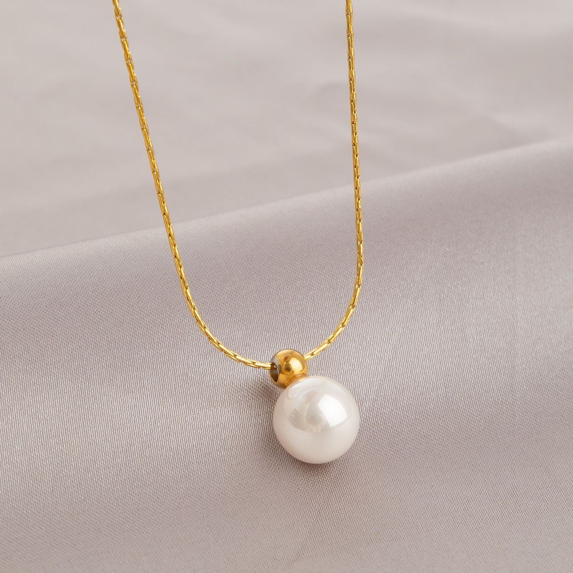 Wholesale Gold Titanium Steel Necklace for Women,  Non-Fading