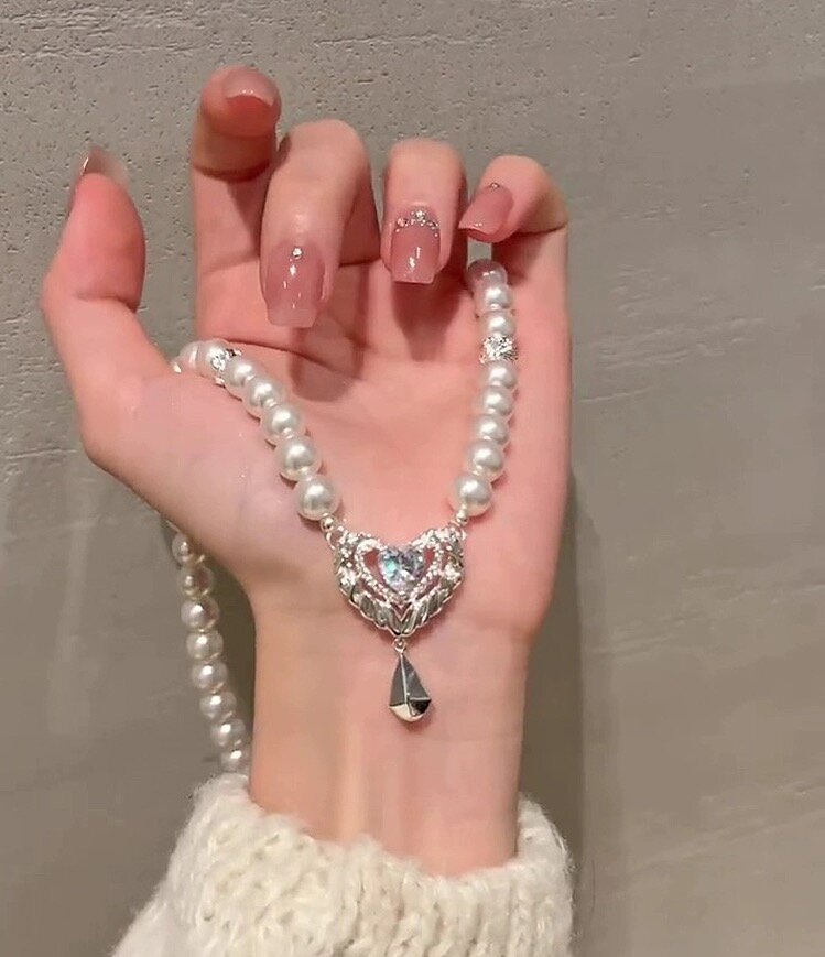 Wholesale Alloy Light Luxury Retro Forest Flower Clavicle Necklace