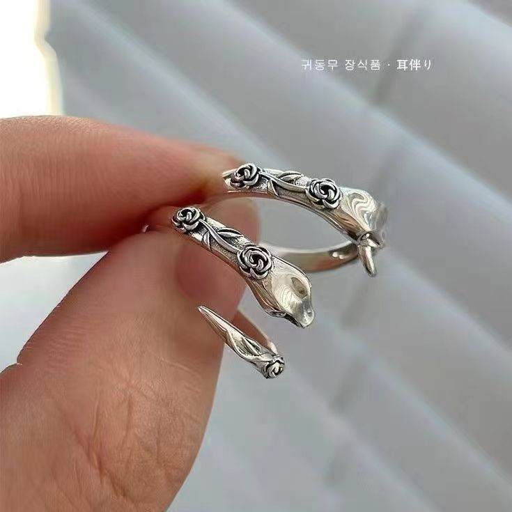 Wholesale silver Diablo High-end Valentine's Day Gift Men's and Women's Hand Ornaments Trendy Men's Personality Snake Ring