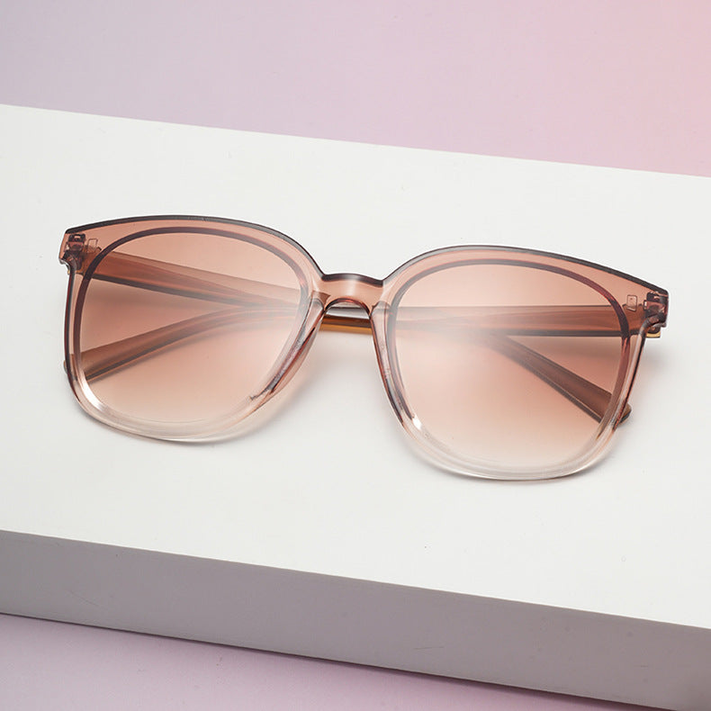 Wholesale fashion box generous simple and comfortable anti-ultraviolet sunglasses