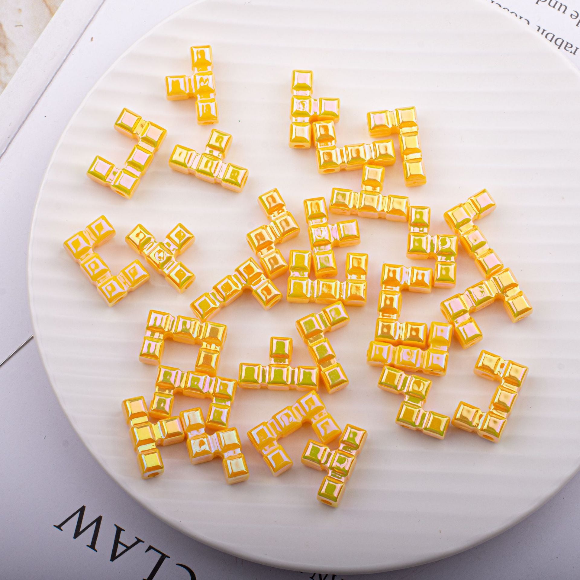 Wholesale Acrylic Cartoon Owl Head Straight Hole Beads