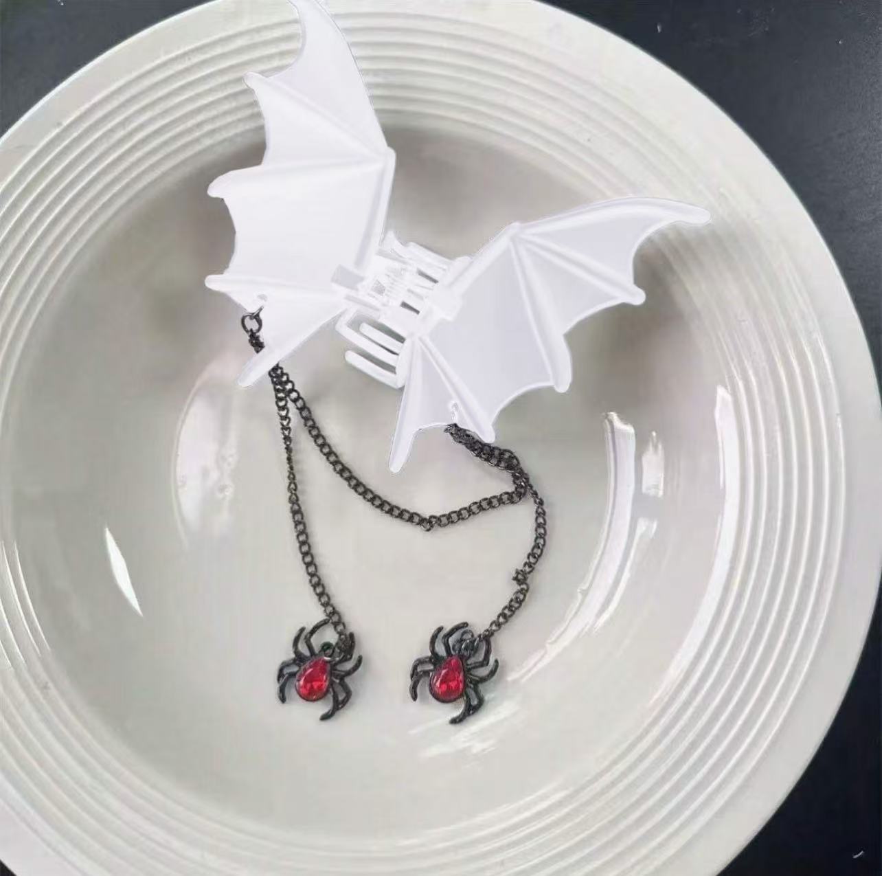 Wholesale Metal Matte Black Bat Clip Funny Hair Clip Girl Simple Half-Tied Back Head Hair Shark Clip