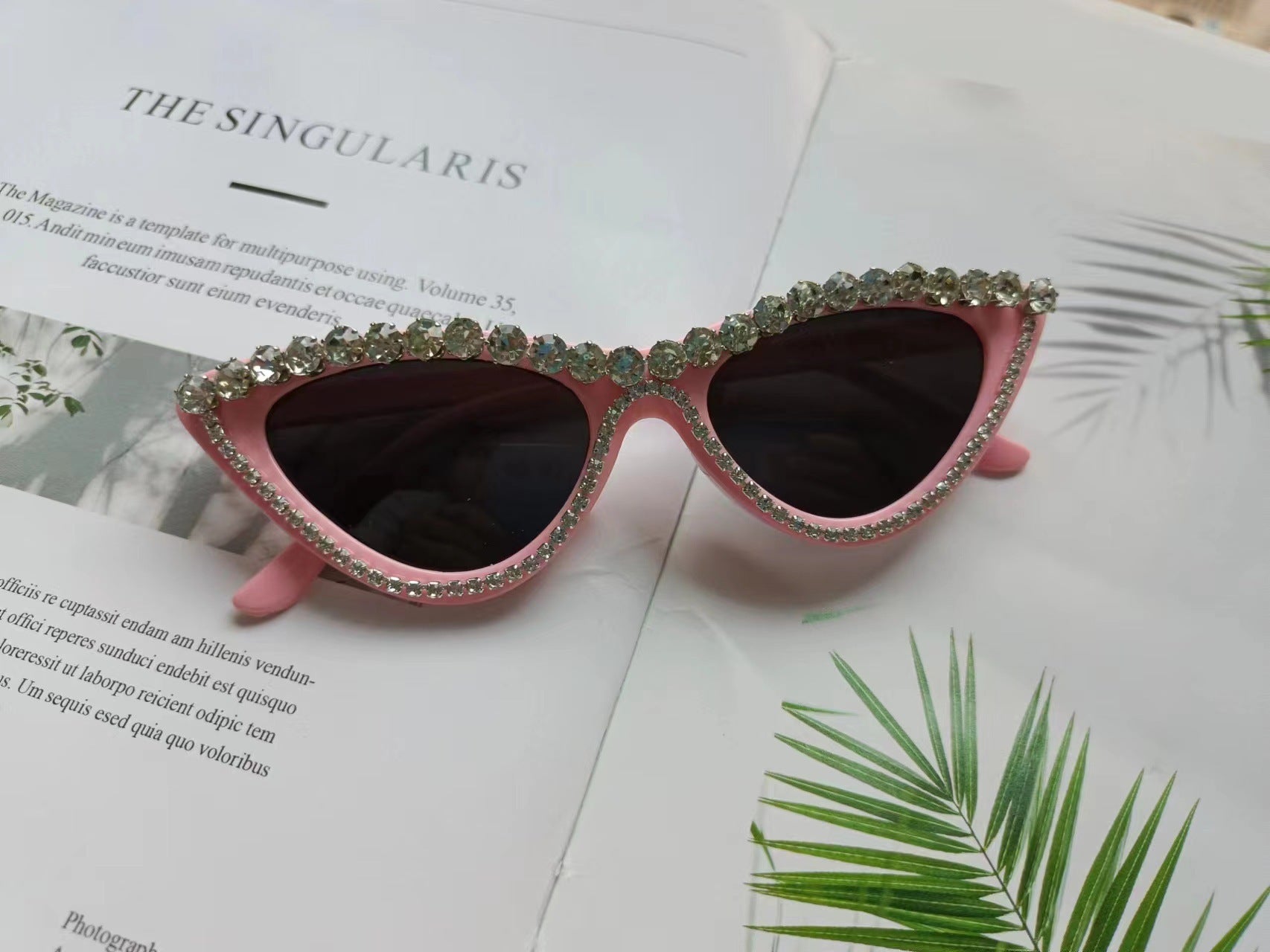 Wholesale Retro Fashion Diamond Cat Eye Sunglasses