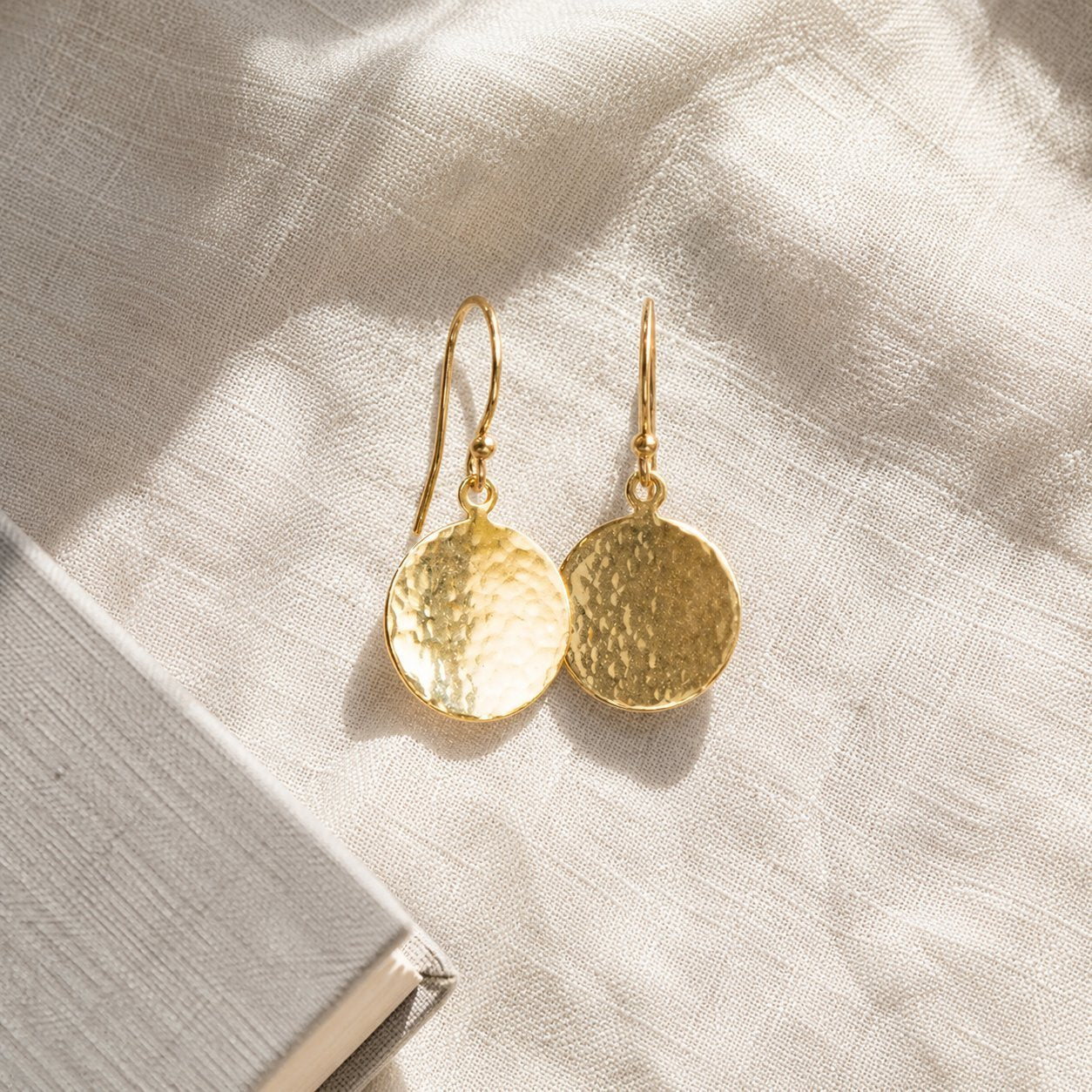 Wholesale Alloy Gold Tone Textured Round Disc Earrings Geometric Minimalist Chic Jewelry Accessory For Women Party Gift Boutique Resale