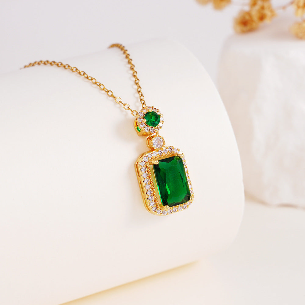 Wholesale Necklace Women' s Perfume Bottle Pendant Stainless Steel Clavicle Necklace