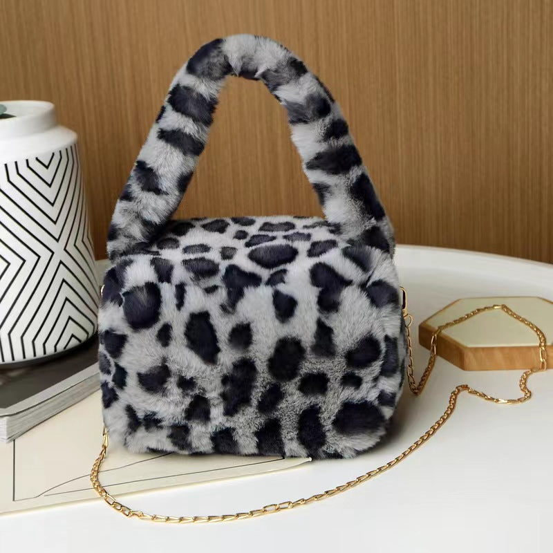 Wholesale 2023 Autumn and Winter New Leopard Plush Bag