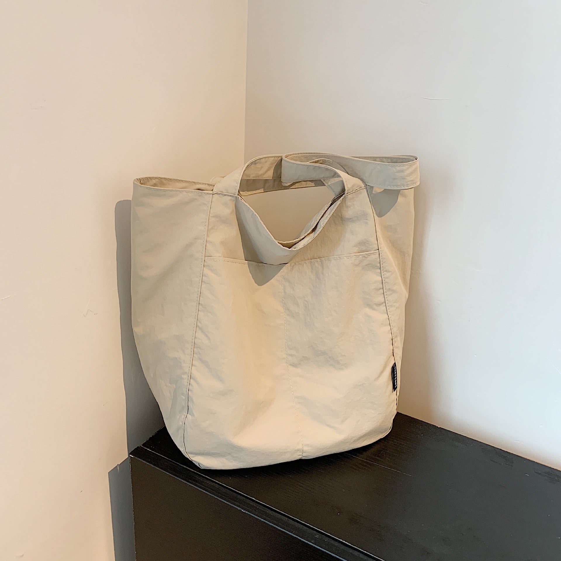 Wholesale Japanese waterproof nylon shoulder bag large capacity commuter tote bag