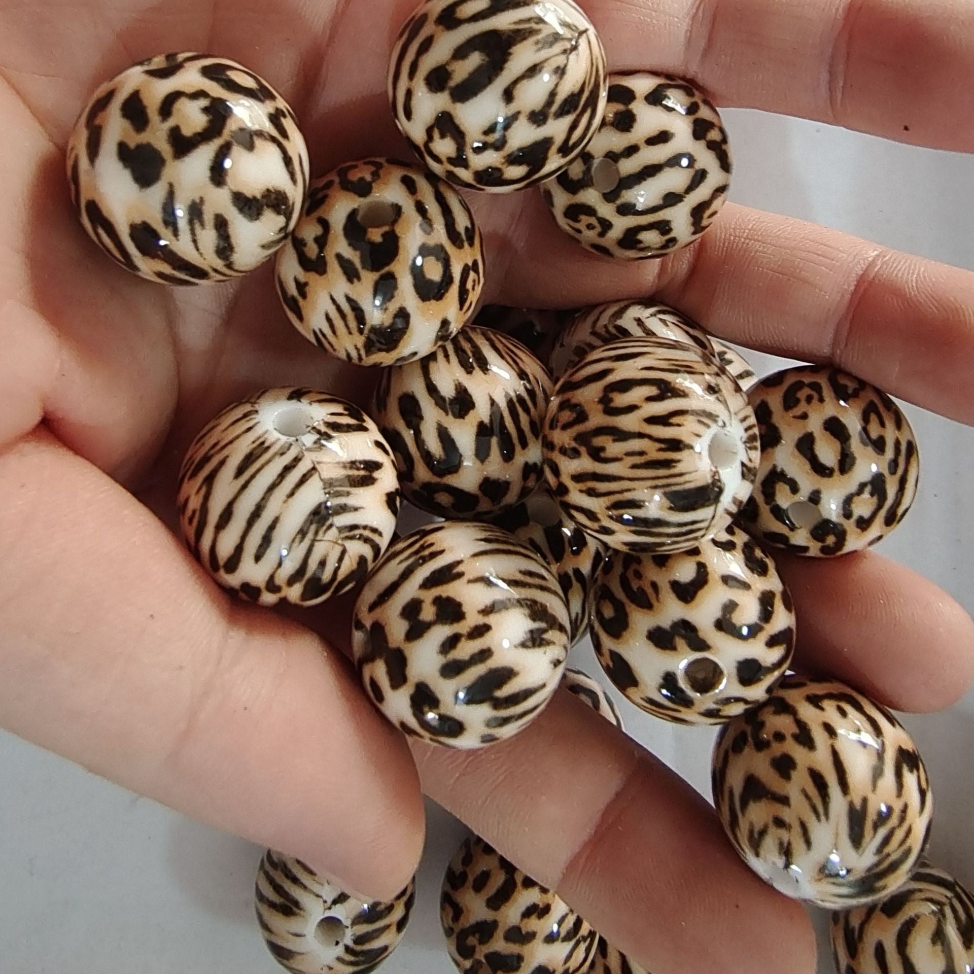 Wholesale 5pcs 20mm Acrylic Cute Coffee Color Small Leopard Print Beads
