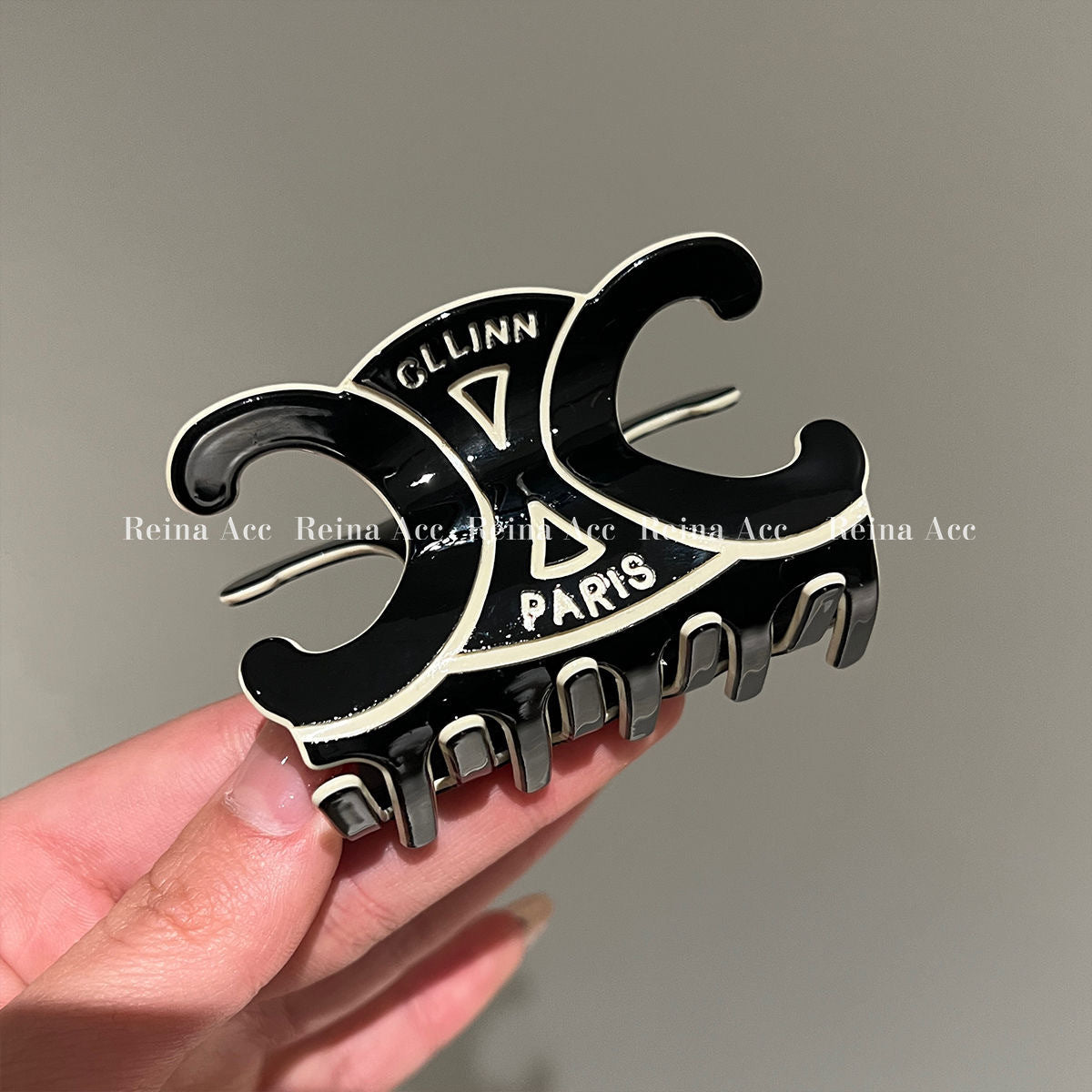 Wholesale Personality Fashion Advanced Sense Small People Fish Shark Clip