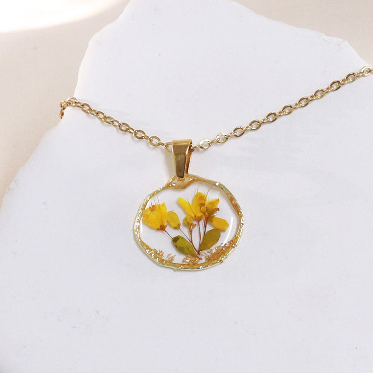 Wholesale 6pcs Tang Song Cao Series Real Flower Resin Drip Glue Pure Handmade Necklace