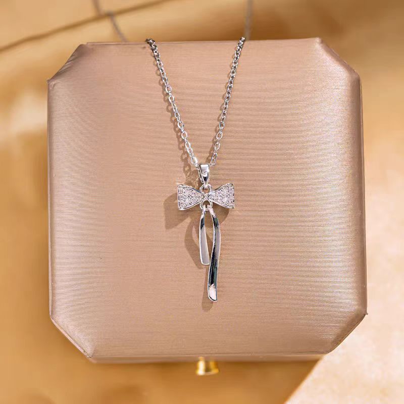 Wholesale titanium steel necklace retro temperament butterfly flower pendant