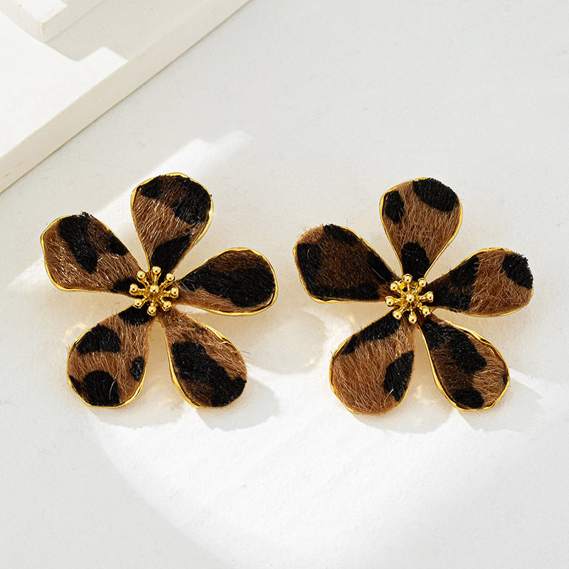 Wholesale Autumn and Winter Plush Leopard Flowerity Unique Design All-match Daily Earrings