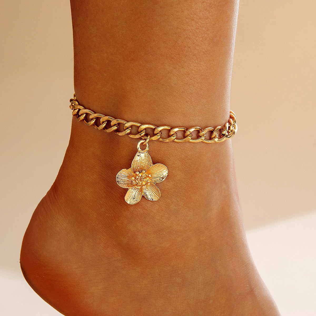 Wholesale Stylish 3D Five Petal Flower Anklet For Women Alloy Foot Chain Boutique Resale Jewelry Accessory