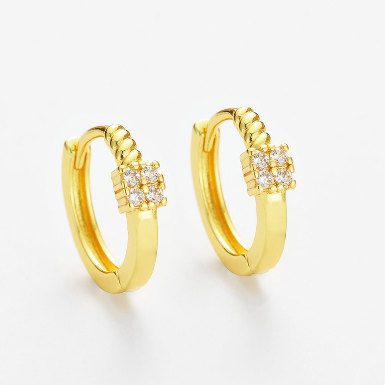 Wholesale Diamond-studded geometric twist earrings,  unique and elegant women' s ear cuffs