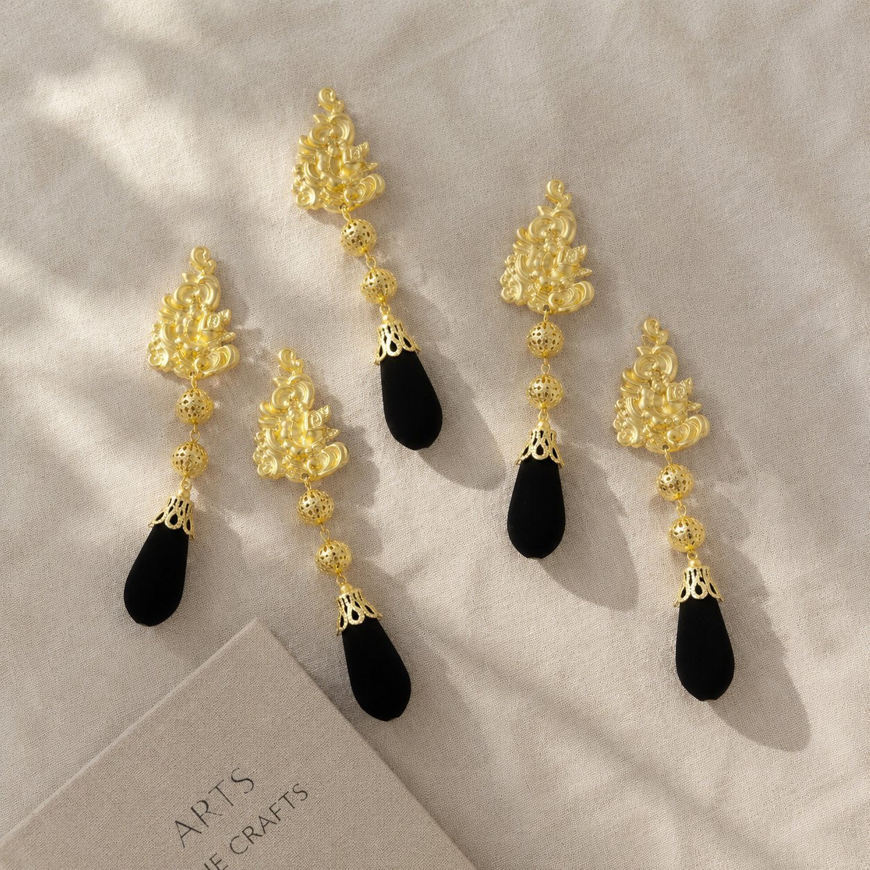 Wholesale Retro Chinese Chic Gold Auspicious Cloud Tassel Earrings Alloy Electroplated Fashion Accessory