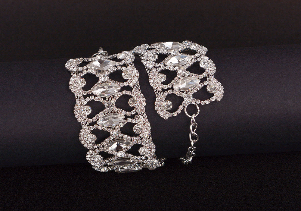 Wholesale Alloy Diamond-Studded Necklace
