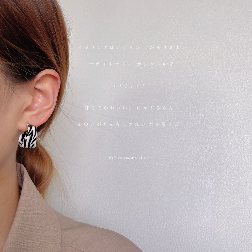 Wholesale Black and White Striped Zebra Pattern Acrylic Earrings