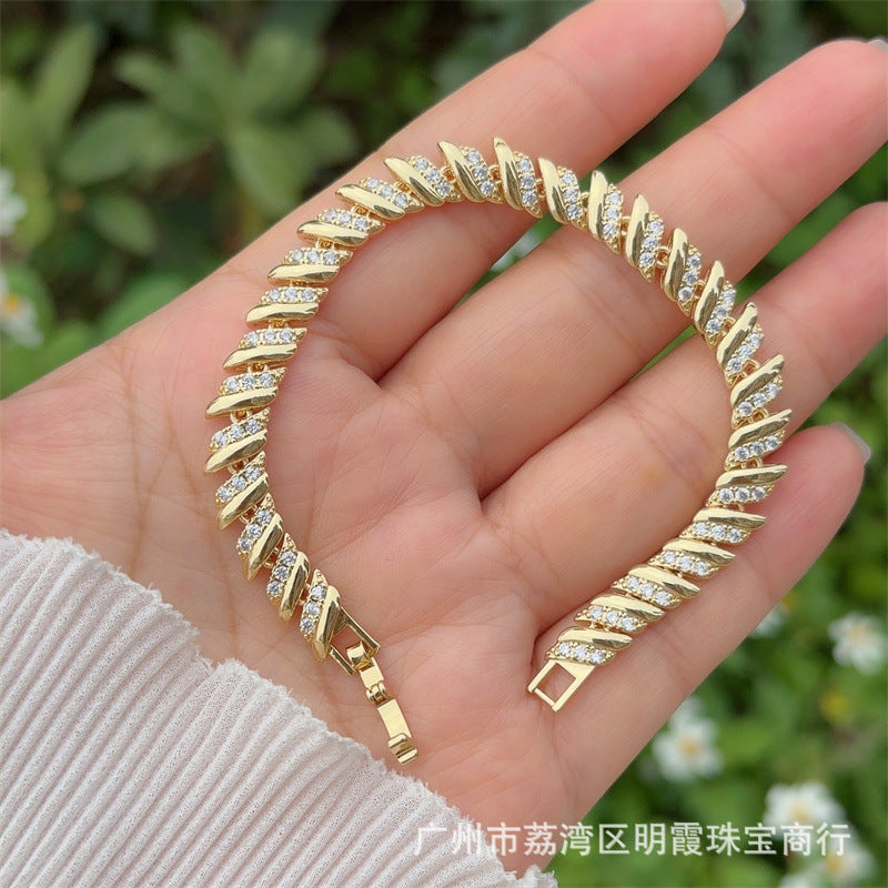 Wholesale  Love Copper Plated 18k Gold Inlaid Full Diamond Zircon Love Geometric Bracelet