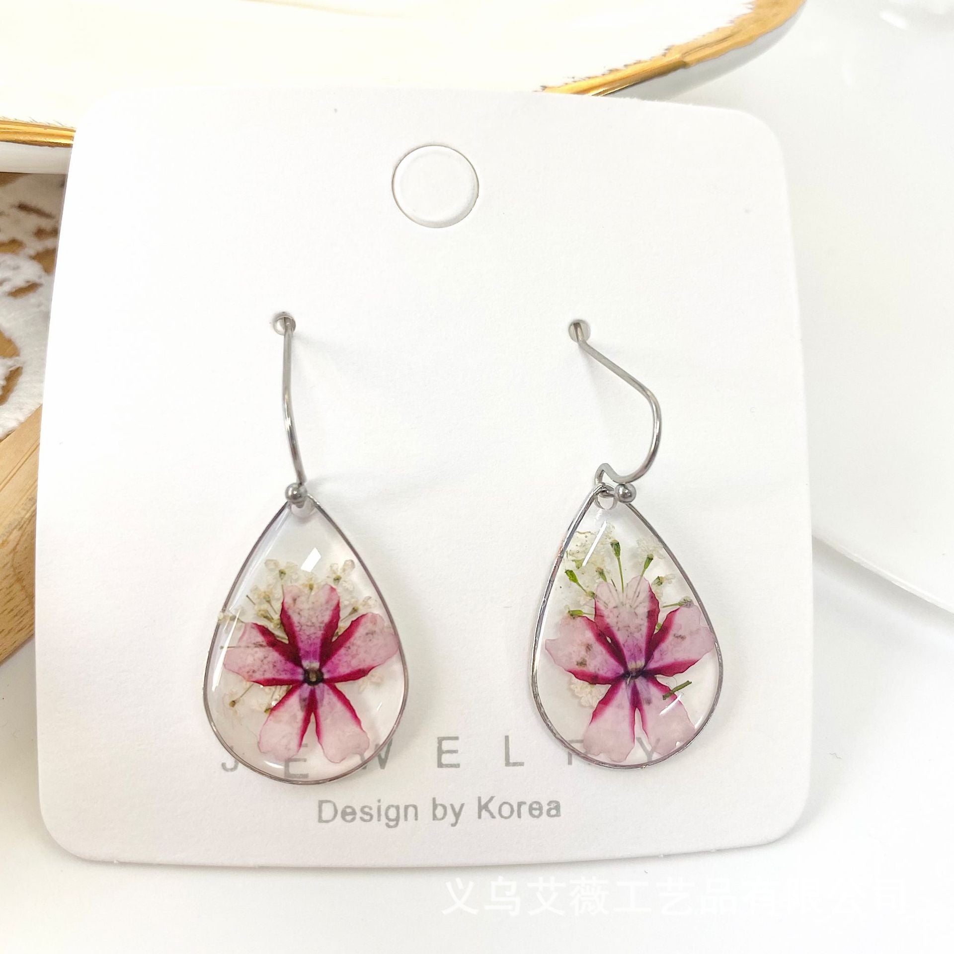 Wholesale 10pcs Natural Handmade Dried Flowers Creative Round Crystal Resin Earrings