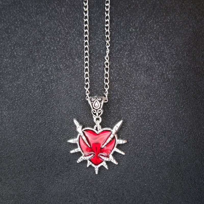 Wholesale Gothic retro dark love necklace dragon claw hip hop sweater chain