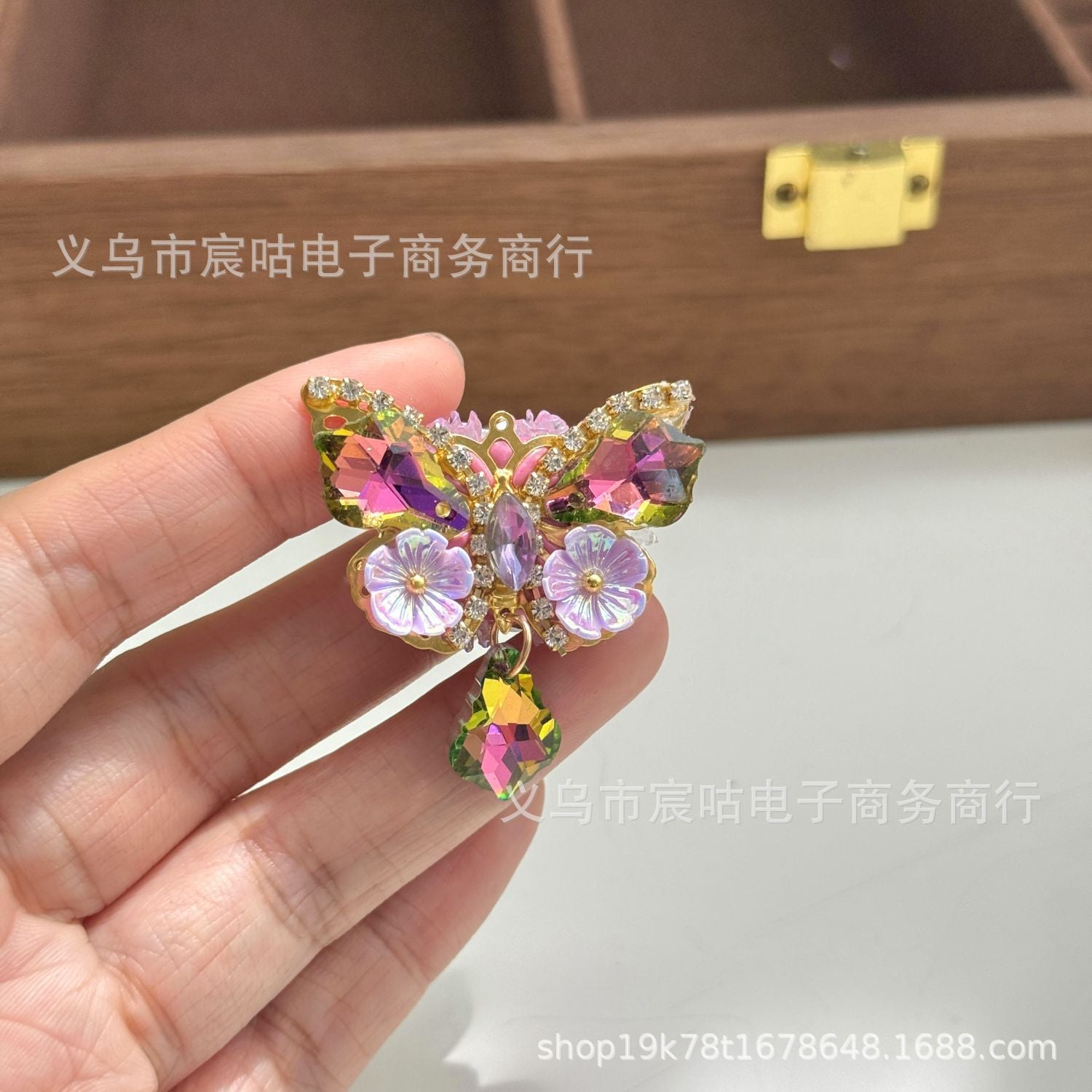 Wholesale 20pcs Super Flash Butterfly Sliding Through Hole Ceramic Mud Beads DIY Beaded