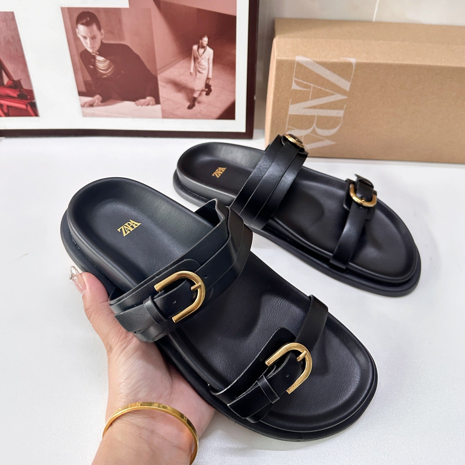 Wholesale Summer Women's Shoes with Rear Empty Black Buckle Breathable Fashion Flat Sandals