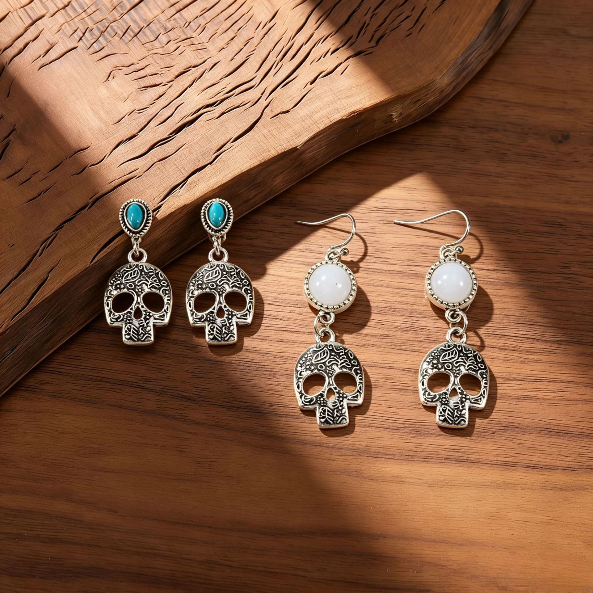 Wholesale  Vintage Carved Skull Earrings Imitation Turquoise Pendant Women S Fashion Jewelry Accessory Gift Resale