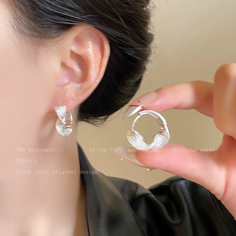 Wholesale Geometric oval high-end cool style earrings