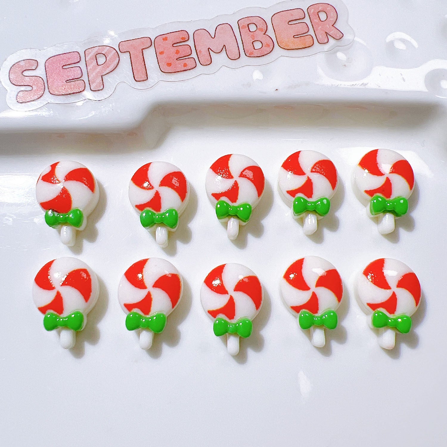 Wholesale 20pcs/pack Christmas resin accessories wholesale DIY handmade materials