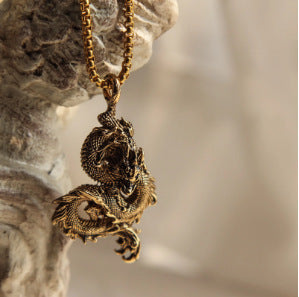 Wholesale retro personality domineering 12 zodiac dragon pendant hip-hop punk men's titanium steel necklace a generation of hair