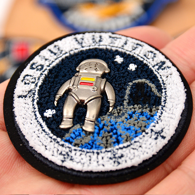 Wholesale Fashion Astronaut Space Towel Embroidery Brooch Round Cartoon Cute Clothing Pin Everyday Accessory For Resale