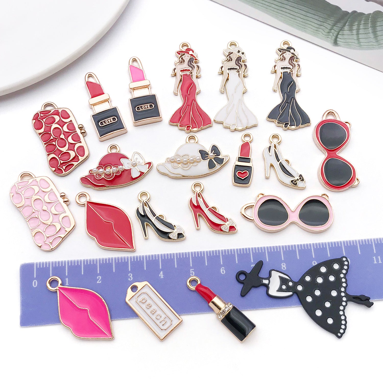 Wholesale Chic Lipstick High Heel Zinc Alloy Pendants Electroplated Oil Drip Charms For DIY Jewelry Fashion Accessory Gift Resale