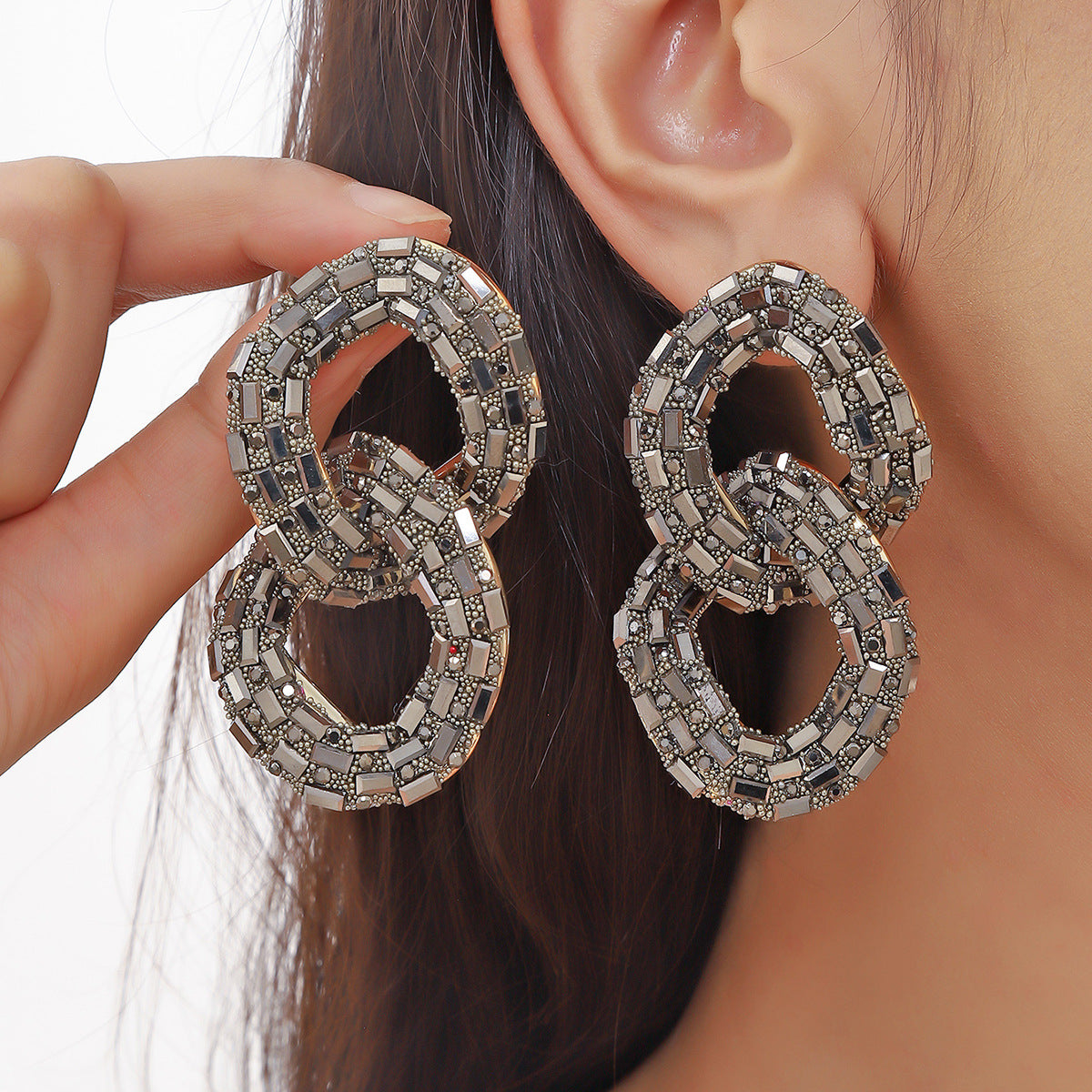 Wholesale Full Diamond Shiny Chain Shaped Metal Earrings