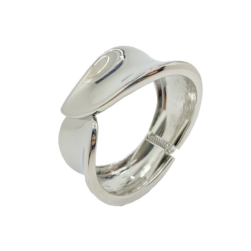 Wholesale Exaggerated Shiny Electroplated Glossy Alloy Bracelet