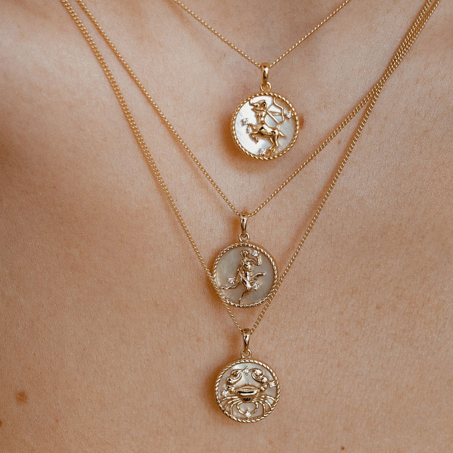 Wholesale Stylish 12 Zodiac Signs Coin Pendant Necklace Stainless Steel Gold Plated Fashion Accessory