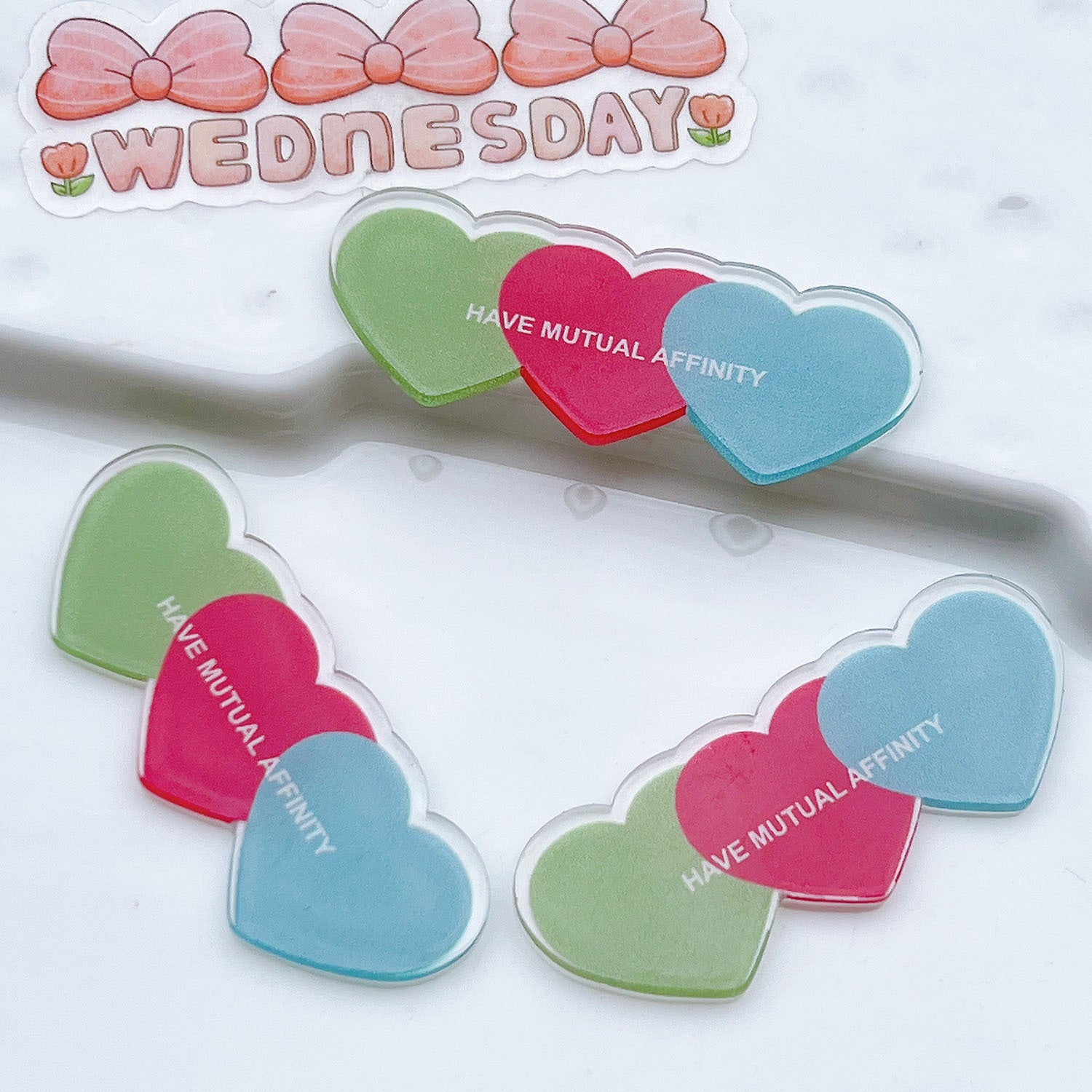 Wholesale 5pcs Acrylic Three Hearts Accessories FlatBack