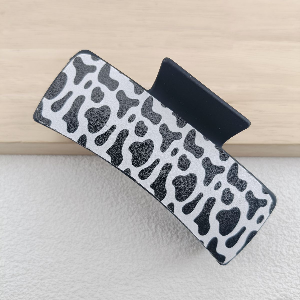Wholesale PU Leather Shark Clip Retro Playing Cards Print Women S Fashion Hair Accessory