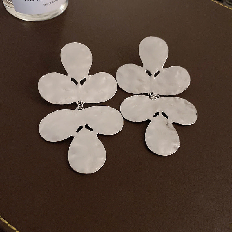 Wholesale Flower Scalloped Metal Earrings