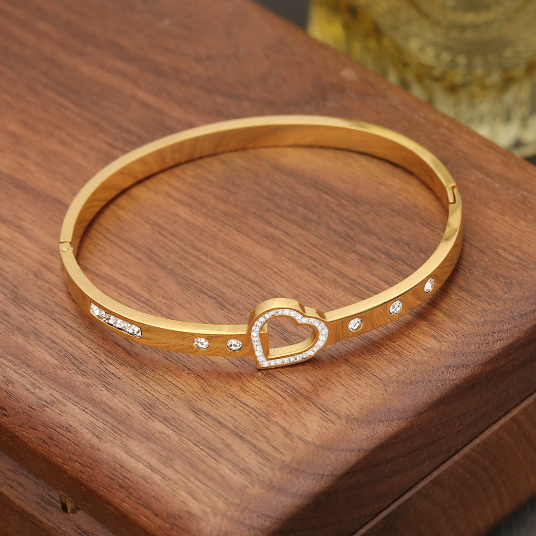 Wholesale Eyes Full of Diamond Stars Fashion Love Stainless Steel Bracelet