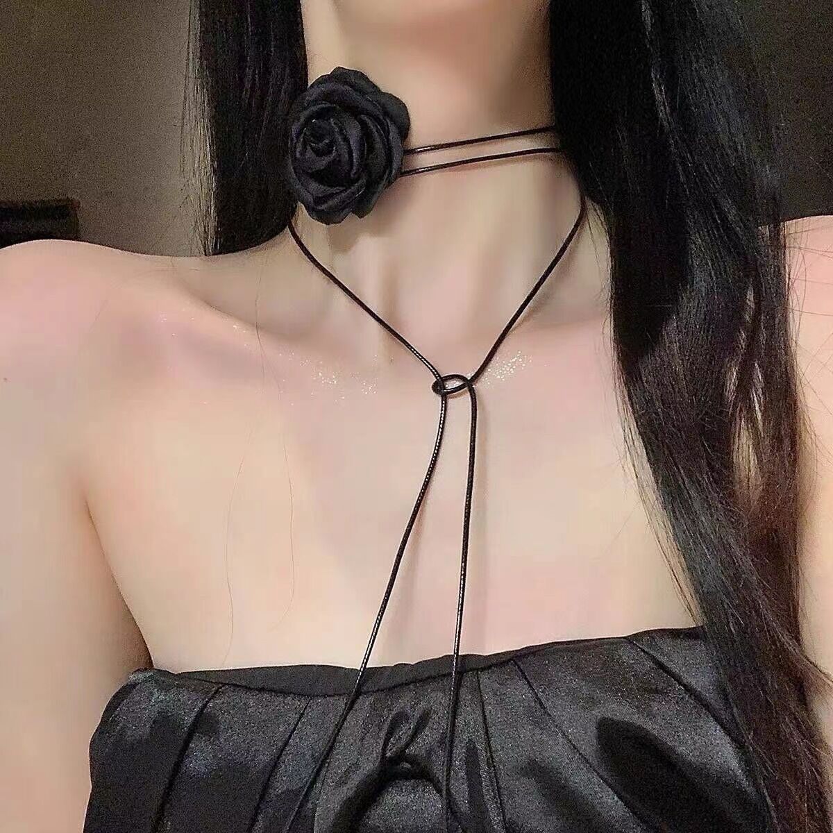 Wholesale Retro girl' s necklace with dark night rose and ns