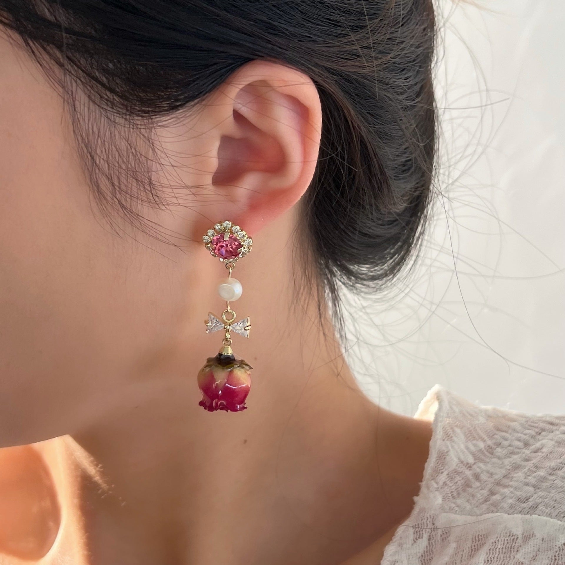 Wholesale Elegant Temperament Everlasting Flower Retro Forest Pearl Rose Earrings