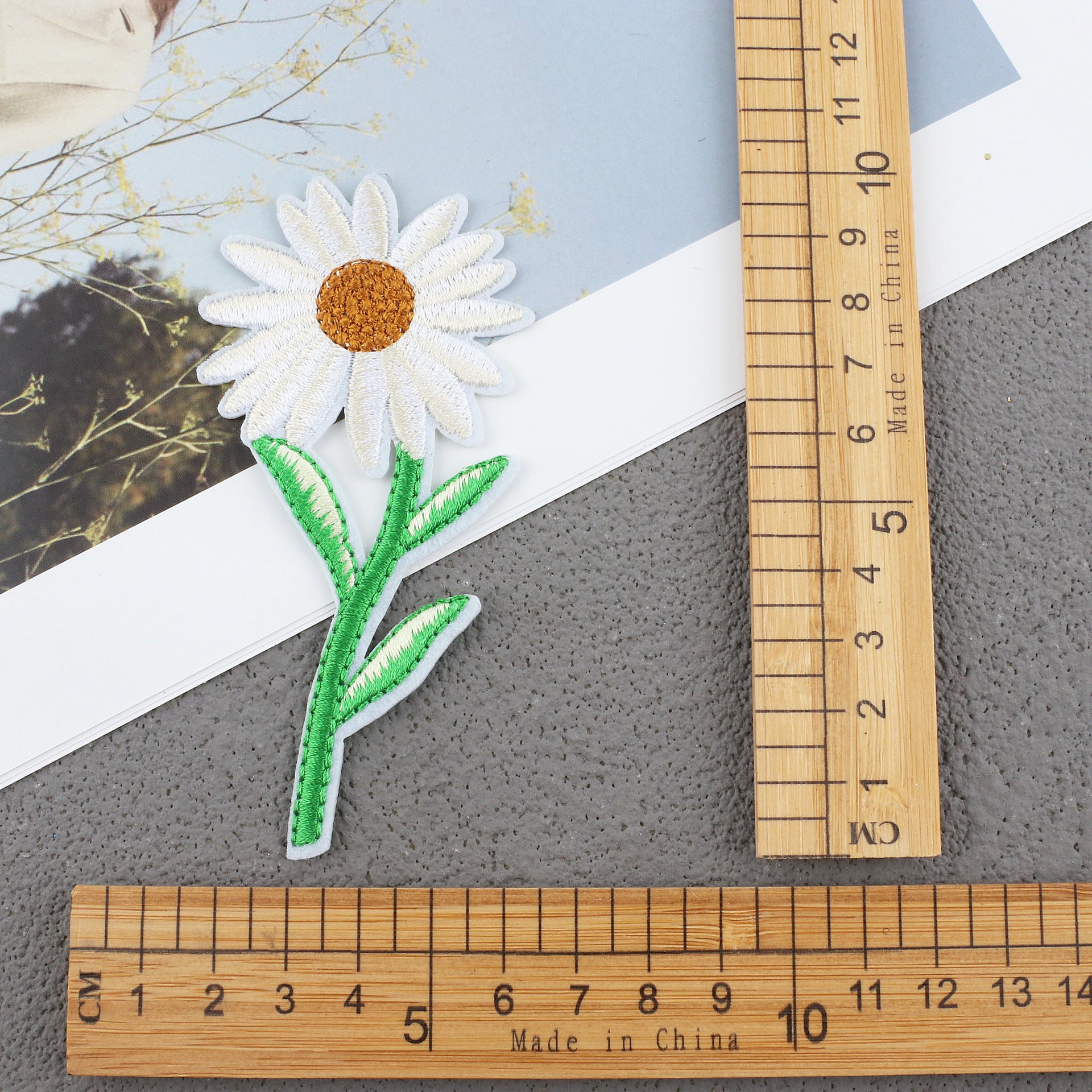 Wholesale Polyester Embroidery Patch Set Sunflower Bee Iron On Clothing DIY Accessory
