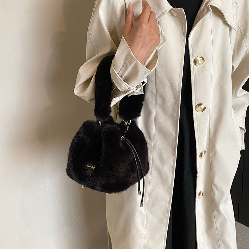 Wholesale 2023 Autumn and Winter Plush Hand Chain Crossbody Bag