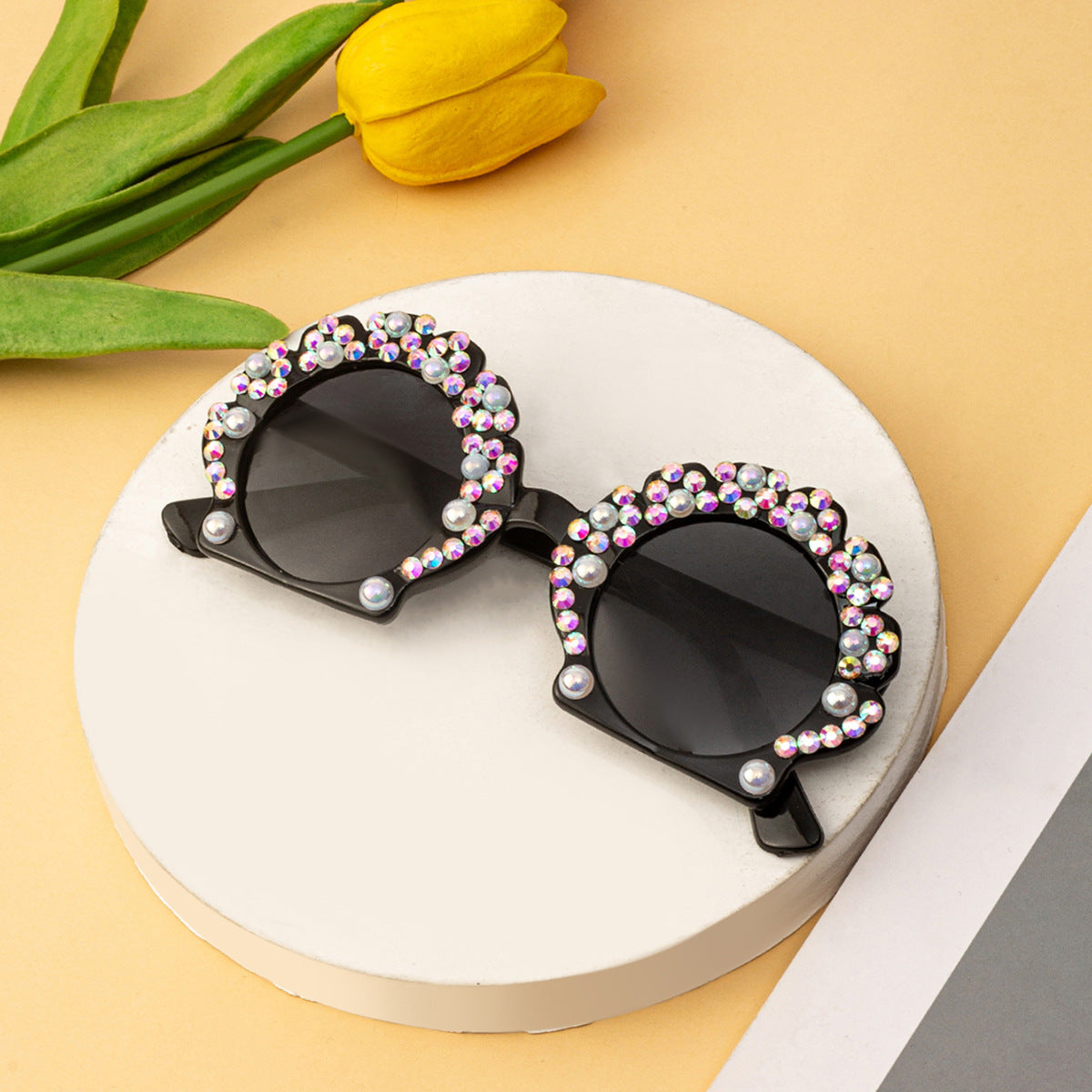 Wholesale Girl' s cute pearl studded diamond sunglasses