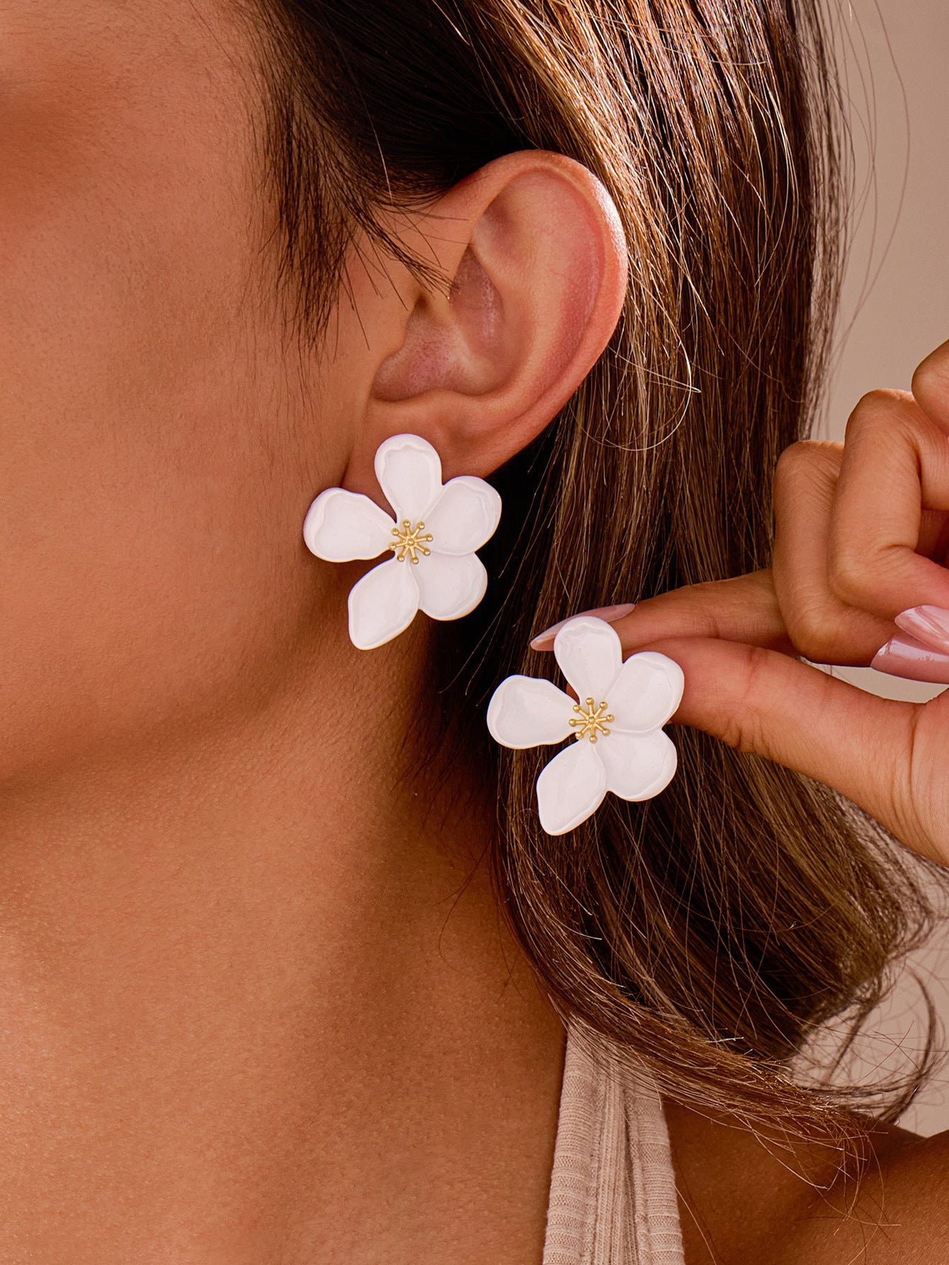 Wholesale Blue flower pearl petal earrings