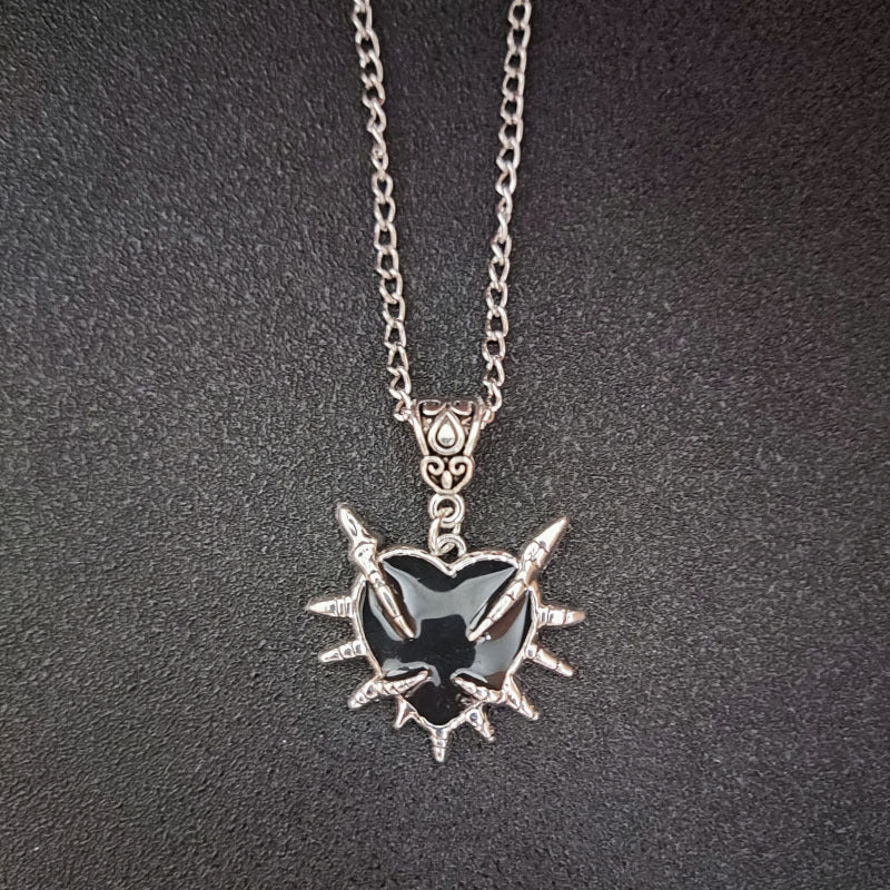 Wholesale Gothic retro dark love necklace dragon claw hip hop sweater chain