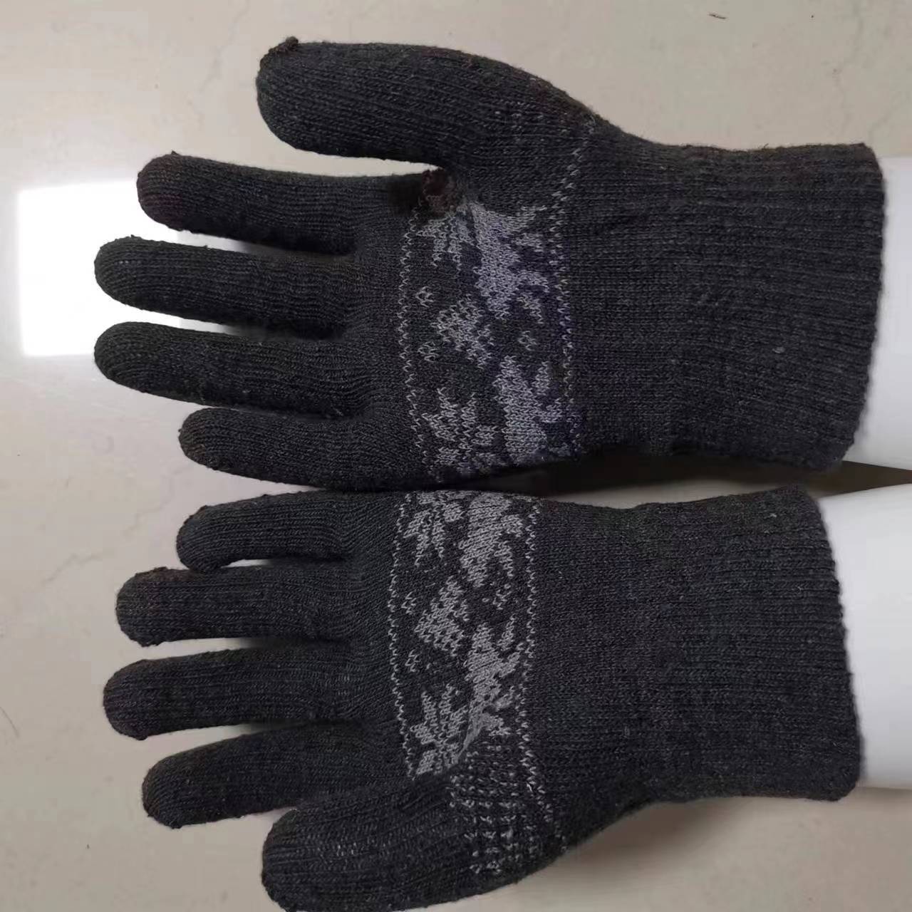 Wholesale of Men's Wool Knitted Gloves for Autumn and Winter