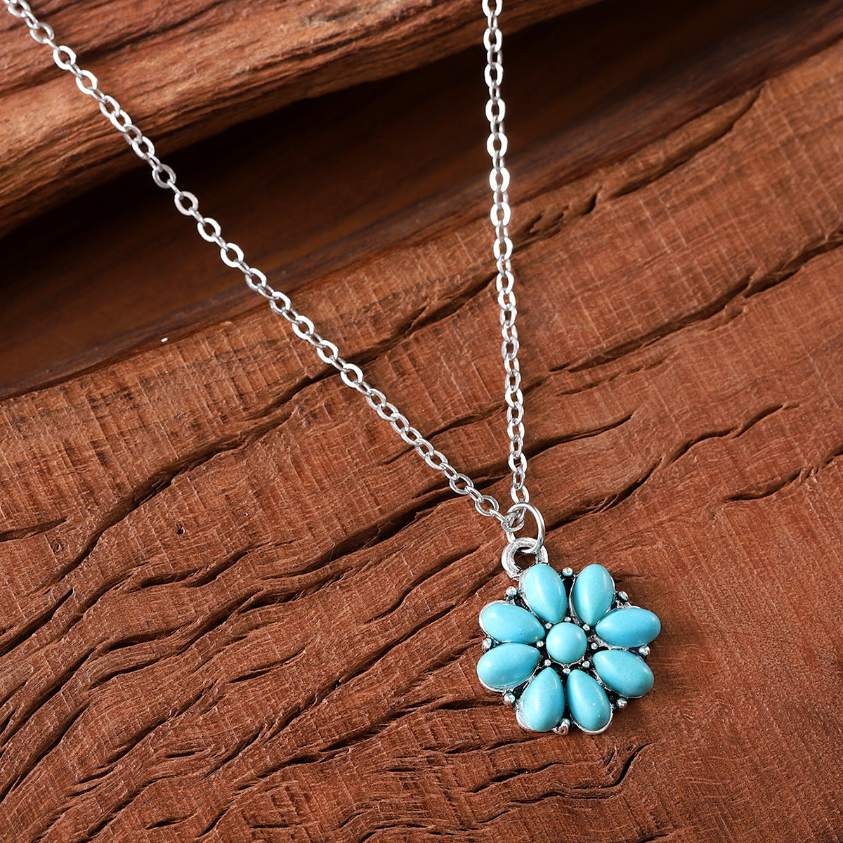 Wholesale Bohemian Flower Necklace Turquoise Blue Zinc Alloy Jewelry For Women Casual Retro Pendant Accessory